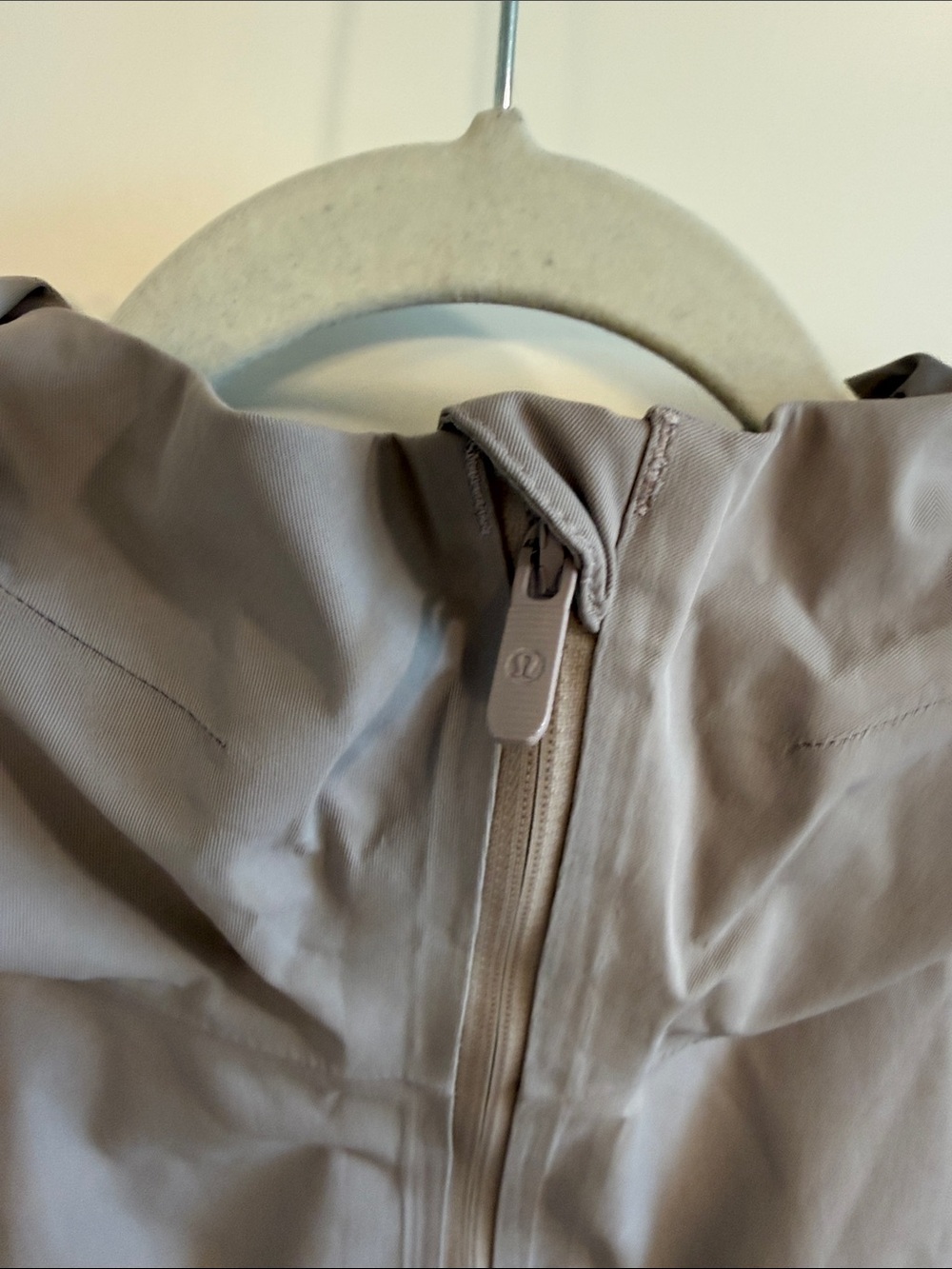 lululemon athletica Lightweight Hooded Jacket in Taupe - Picture 2 of 9